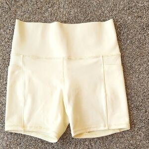 Athleta Salutation Stash High Rise 5" Short - Glow S